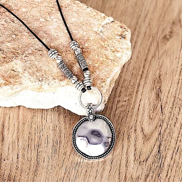 Handmade Bohemian Tribal Disk Necklace - Picture 4 of 7